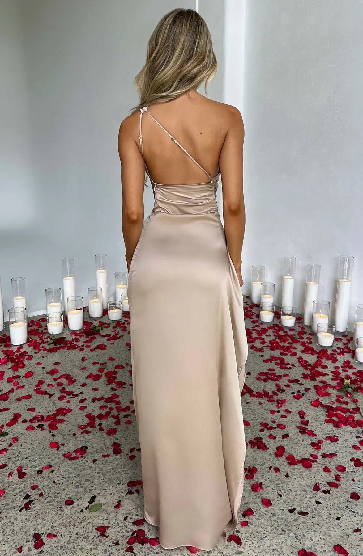 Luxurious Apparel Ariel