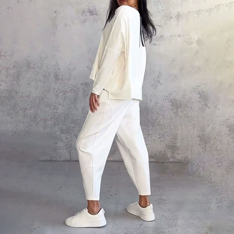 Laure I Comfortable Women's Outfit