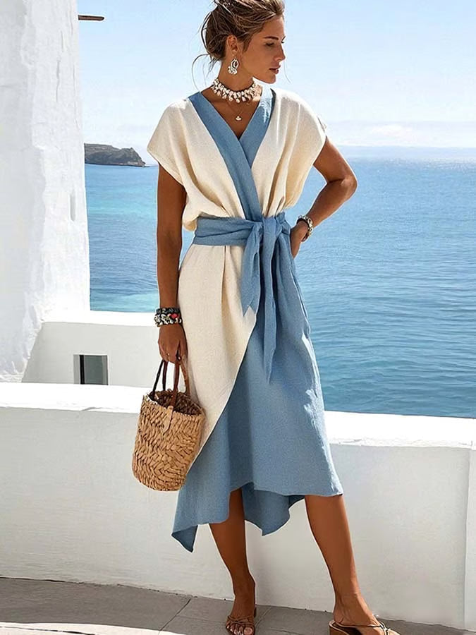 Loose-fitting dress with contrasting seams
